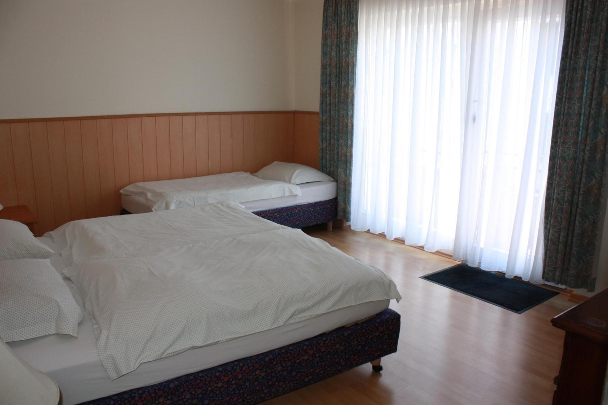 Hotel Roemerhafen Кёльн Экстерьер фото