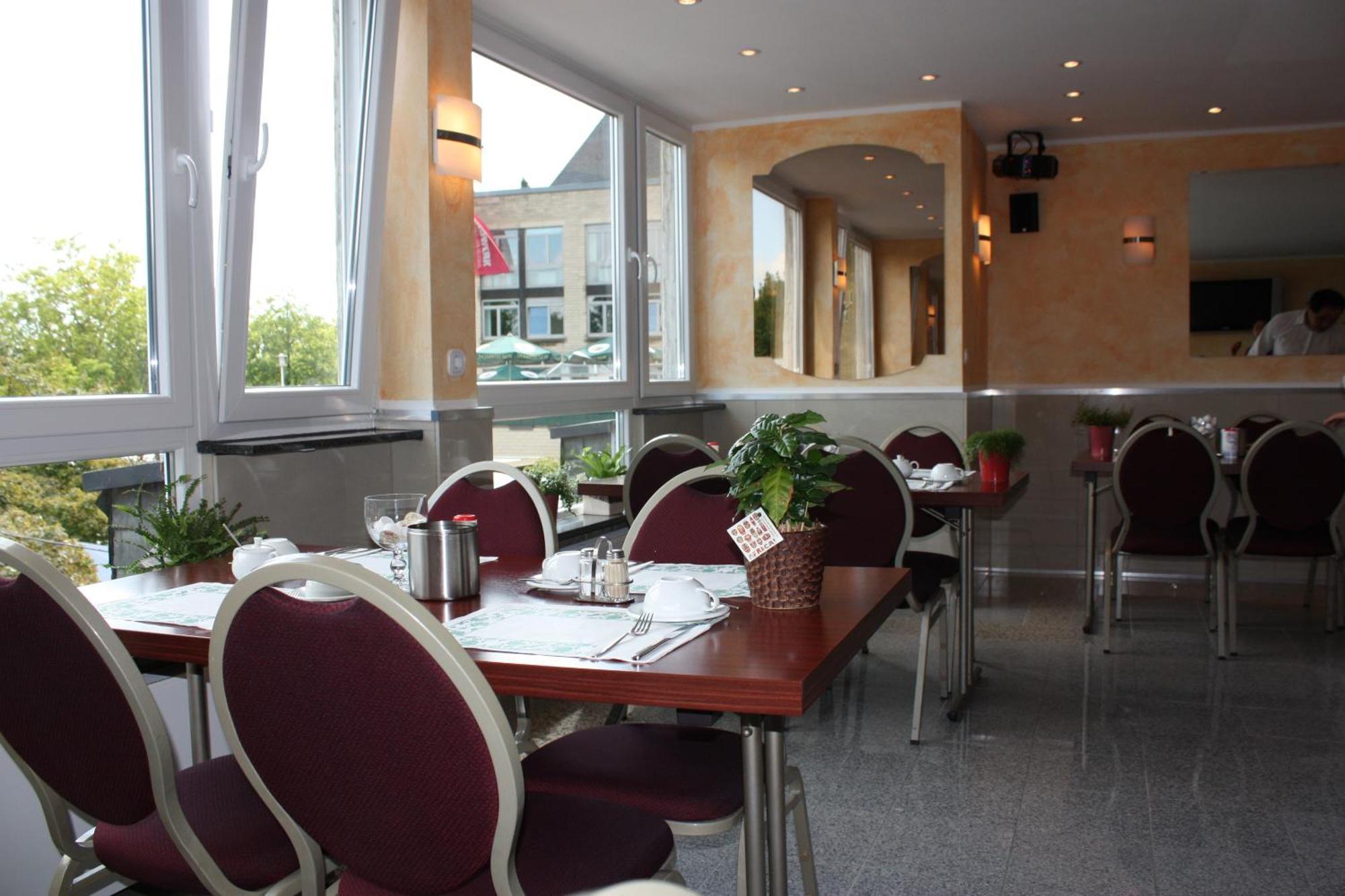 Hotel Roemerhafen Кёльн Экстерьер фото